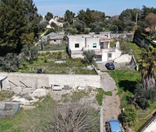 Villa Da Ristrutturare Con PdC Approvato Per Demolizione e Ricostruzione.
